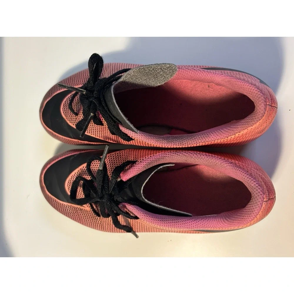 Nike Youth Soccer Cleats Pink Black Molded Lace Up US Size 4Y 844442-600